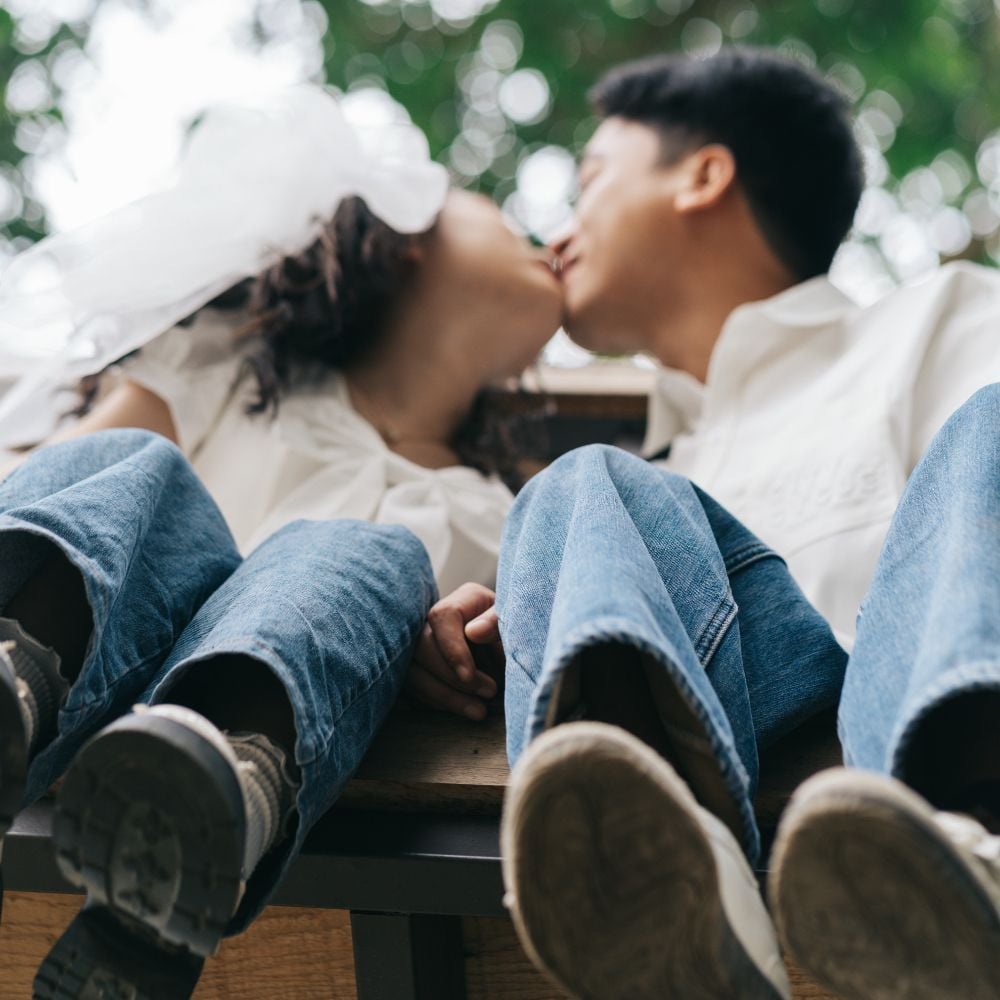 Hướng Dẫn Xem Ngày Cưới Theo Tuổi Âm Lịch (Kim Lâu, Hoàng Đạo) & Quy Trình 4 Bước Thực Tế